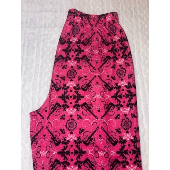 Kid’s Hot Pink Guitar Pattern Pajama Bottoms 💕 - Picture 2 of 15